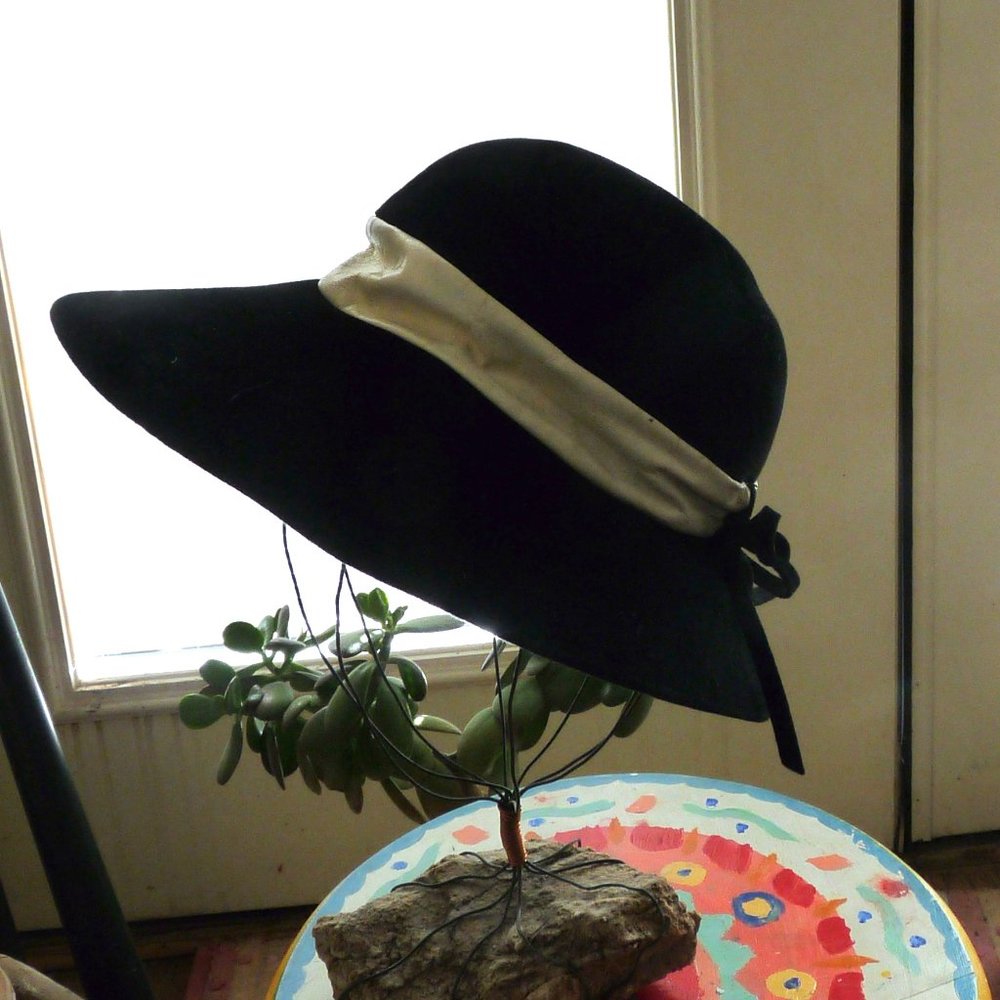 Vintage Lilly Dache Black Floppy Brim Hat White